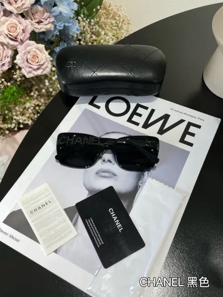 Chanel Black Acetate Cat-Eye Sunglasses with CC Chain Detail - 25