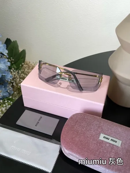 Chanel Black Acetate Cat-Eye Sunglasses with CC Chain Detail - 37