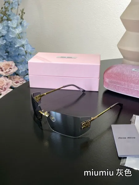 Chanel Black Acetate Cat-Eye Sunglasses with CC Chain Detail - 29