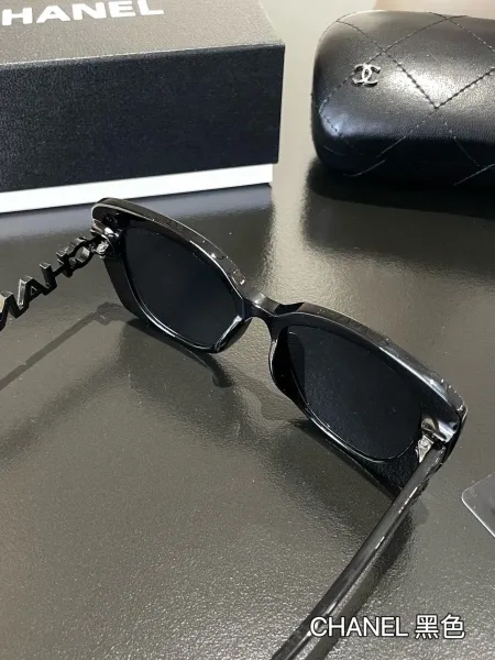 Chanel Black Acetate Cat-Eye Sunglasses with CC Chain Detail - 22