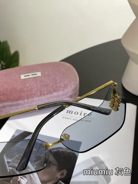 Chanel Black Acetate Cat-Eye Sunglasses with CC Chain Detail - 32