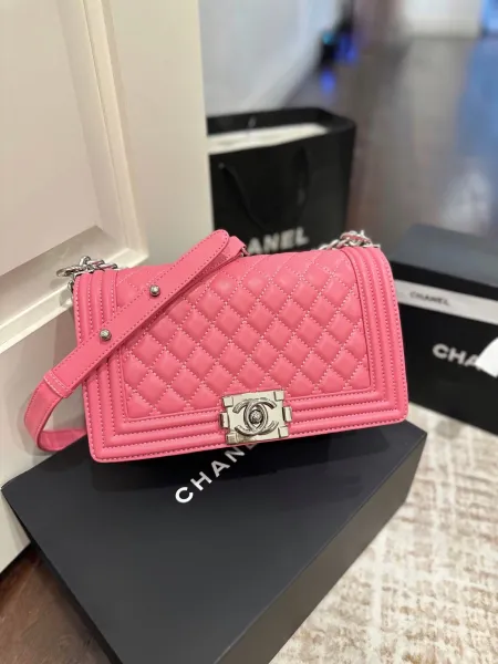 Chanel Boy Bag White Quilted Leather Chain Shoulder Bag - 35