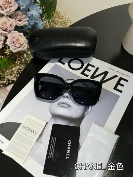 Chanel Black Acetate Cat-Eye Sunglasses with CC Chain Detail - 12