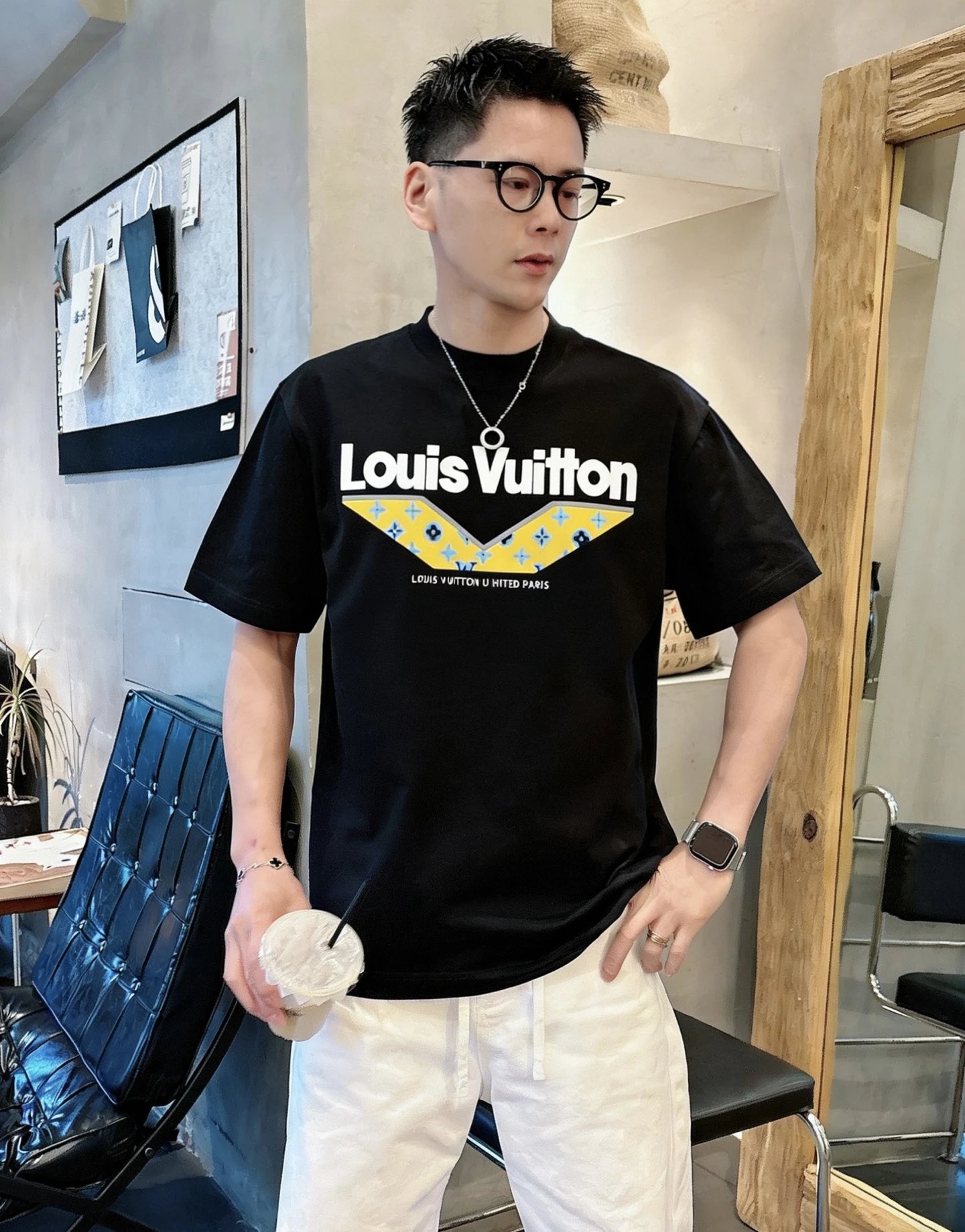 Louis Vuitton Bold Logo Black T-Shirt - 10