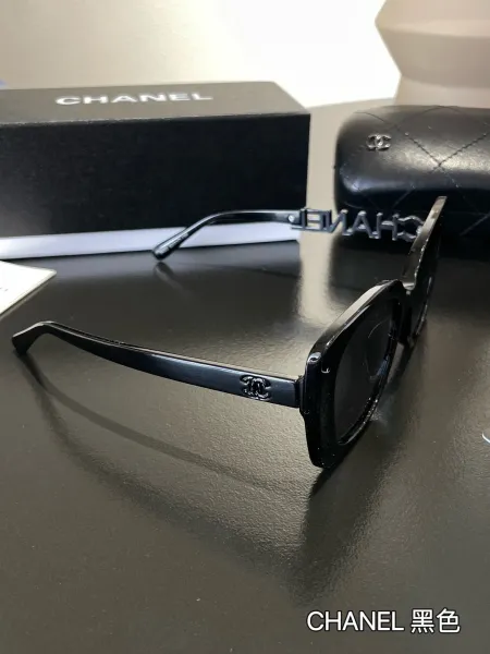 Chanel Black Acetate Cat-Eye Sunglasses with CC Chain Detail - 21