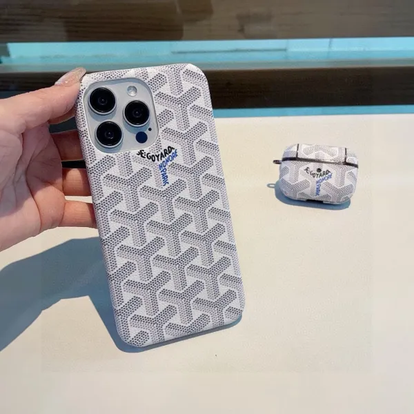 Goyard x Homme Paris Monogram White Phone Case and AirPods Case Set Phone Accessories - 1