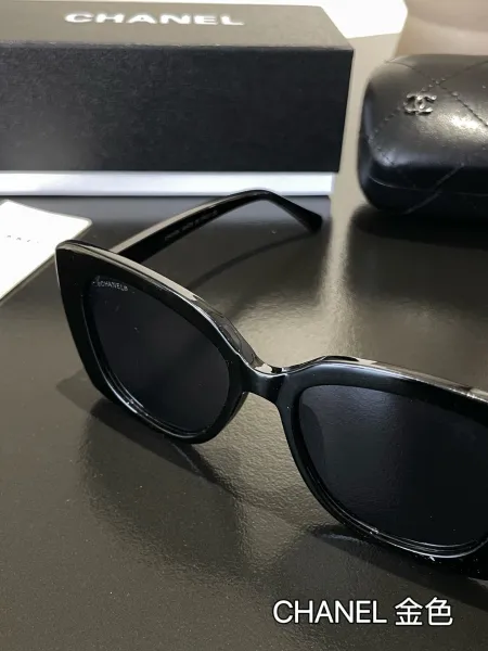 Chanel Black Acetate Cat-Eye Sunglasses with CC Chain Detail - 18