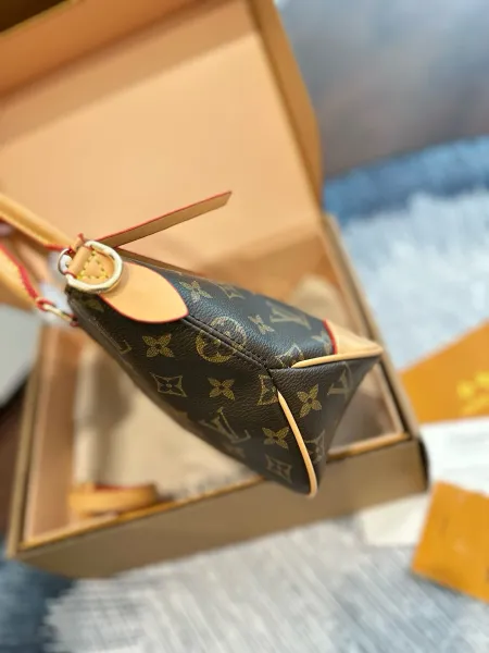 Louis Vuitton Twist MM Black Monogram Empreinte Leather Handbag - 10