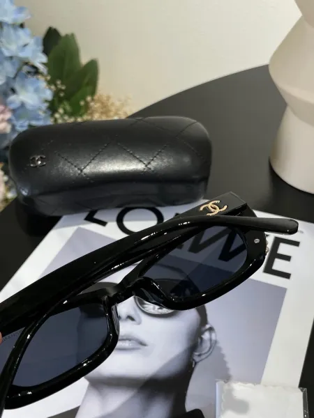 Chanel Black Acetate Cat-Eye Sunglasses with CC Chain Detail - 5