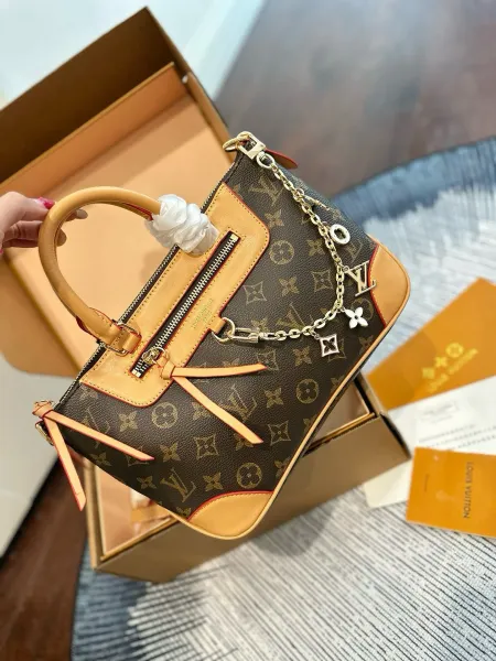 Louis Vuitton Twist MM Black Monogram Empreinte Leather Handbag - 13