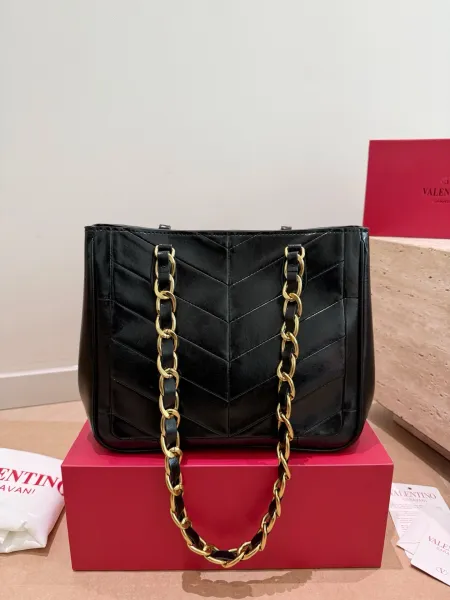Valentino Garavani VLogo Chain Tote White Handbag - 11