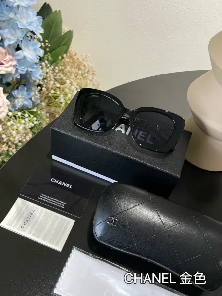 Chanel Black Acetate Cat-Eye Sunglasses with CC Chain Detail - 19