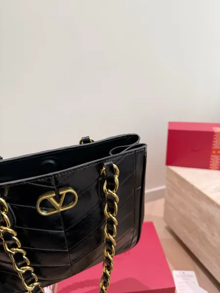Valentino Garavani VLogo Chain Tote White Handbag - 7