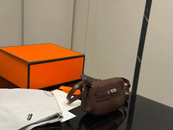 Hermès Mini Kelly Pochette Brown Leather Crossbody Bag - 1
