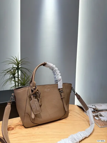 Design Moynat M Bag Green Monogram Tote Bag - 37