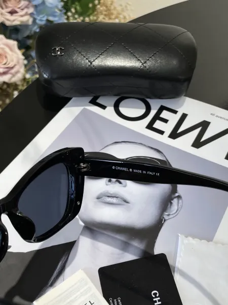Chanel Black Acetate Cat-Eye Sunglasses with CC Chain Detail - 6