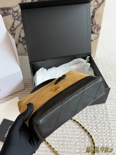 Chanel Mini Vanity Bag Beige Suede and Black Quilted Leather Handbag - 6