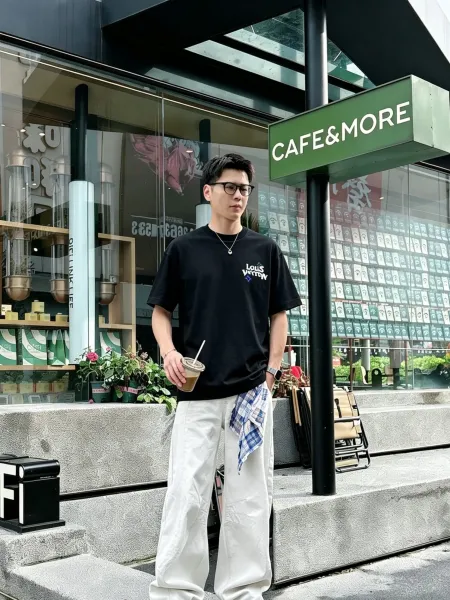 Louis Vuitton Monogram Logo T-Shirt Black T-Shirt - 1