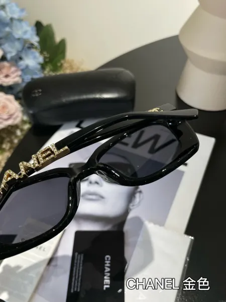 Chanel Black Acetate Cat-Eye Sunglasses with CC Chain Detail - 14