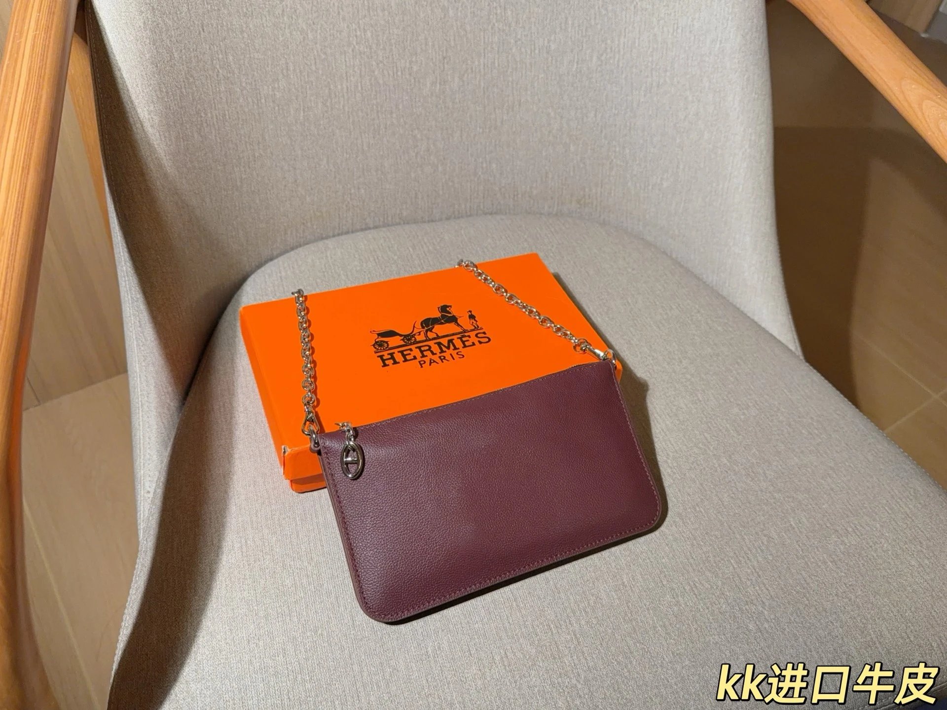 Hermès Mini Évelyne Chain Wallet in White Taurillon Leather Clutches - 11