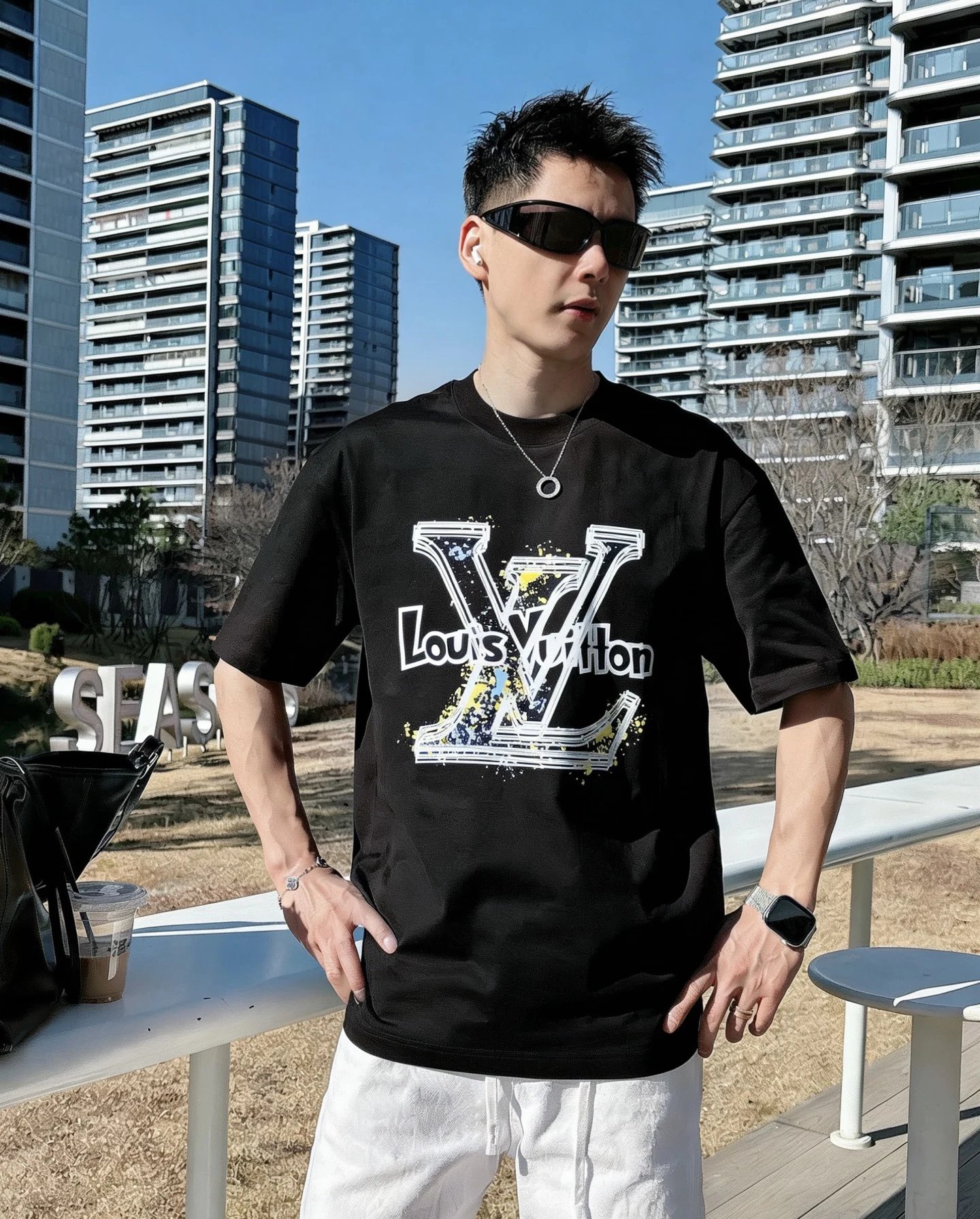 Louis Vuitton Bold Logo Black T-Shirt - 6