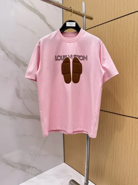 Louis Vuitton Slippers Print Pink T-Shirt - 1