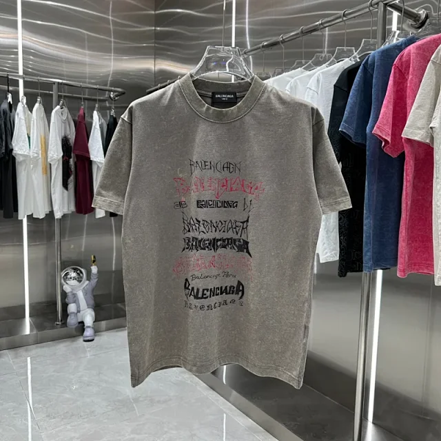 Balenciaga T-Shirts Short-Sleeve Crew-Neck Graphic product detail image 10