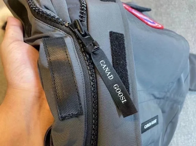 Canada Goose Down Jackets Fur-Trim Hood Four-Pocket Parka product detail image 4