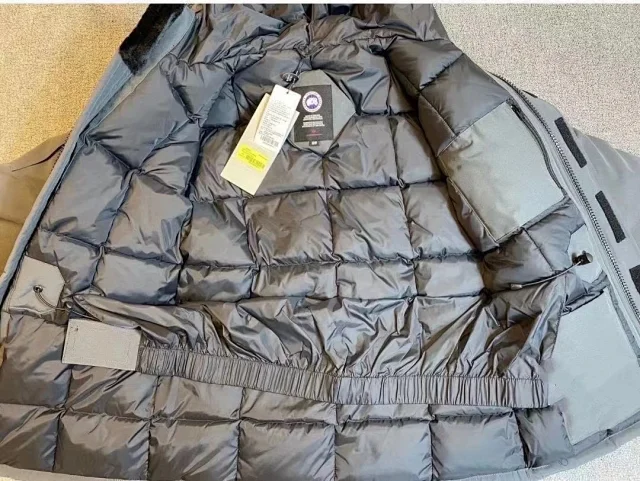 Canada Goose Down Jackets Fur-Trim Hood Four-Pocket Parka product detail image 6