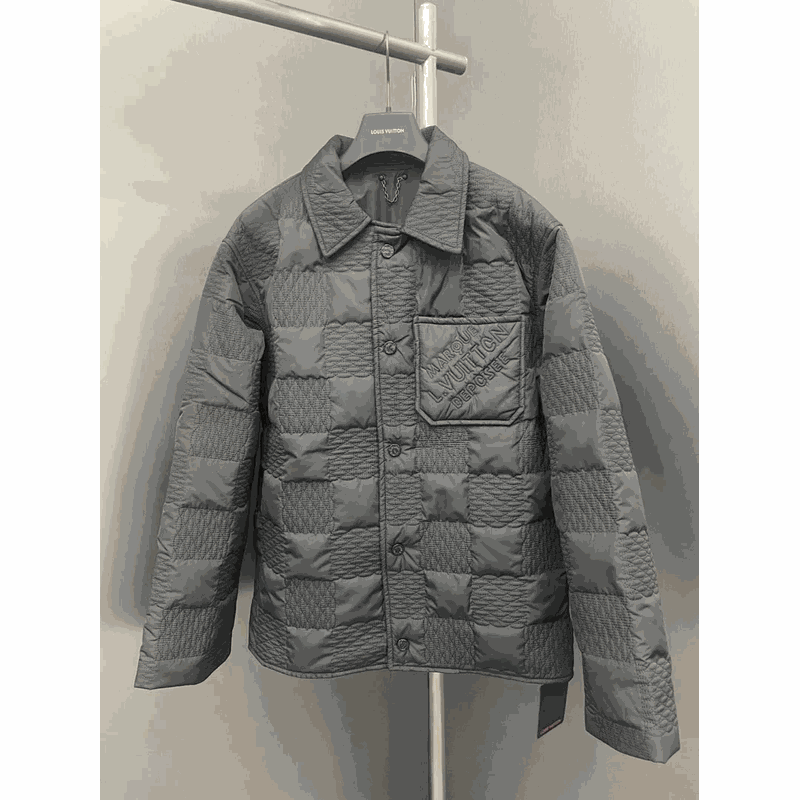 Louis Vuitton Grey Q