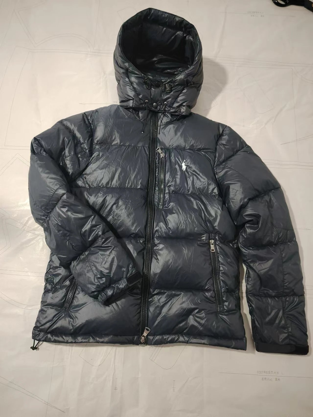 Bright navy blue white label