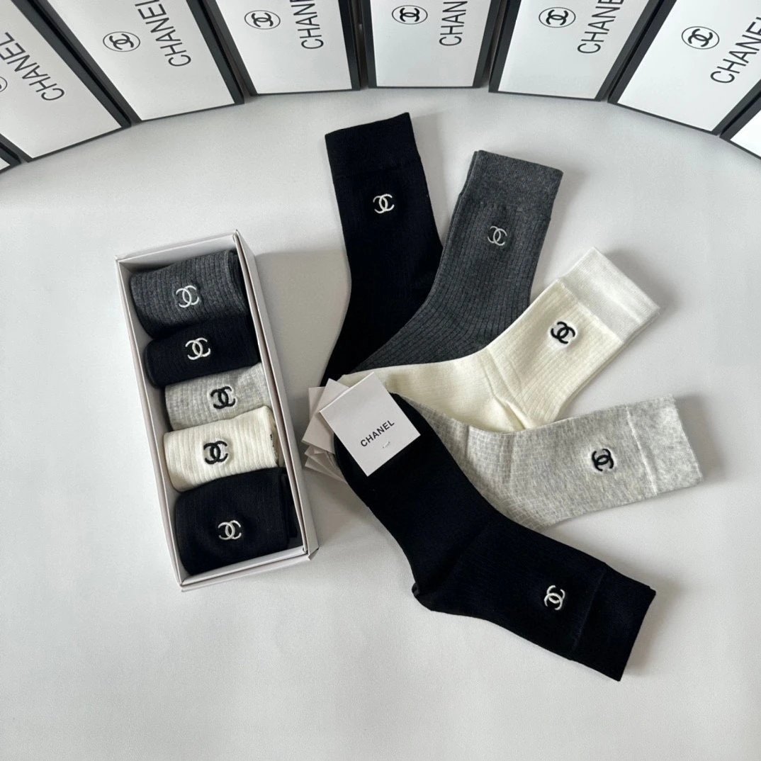 Louis Vuitton Fendi... Socks