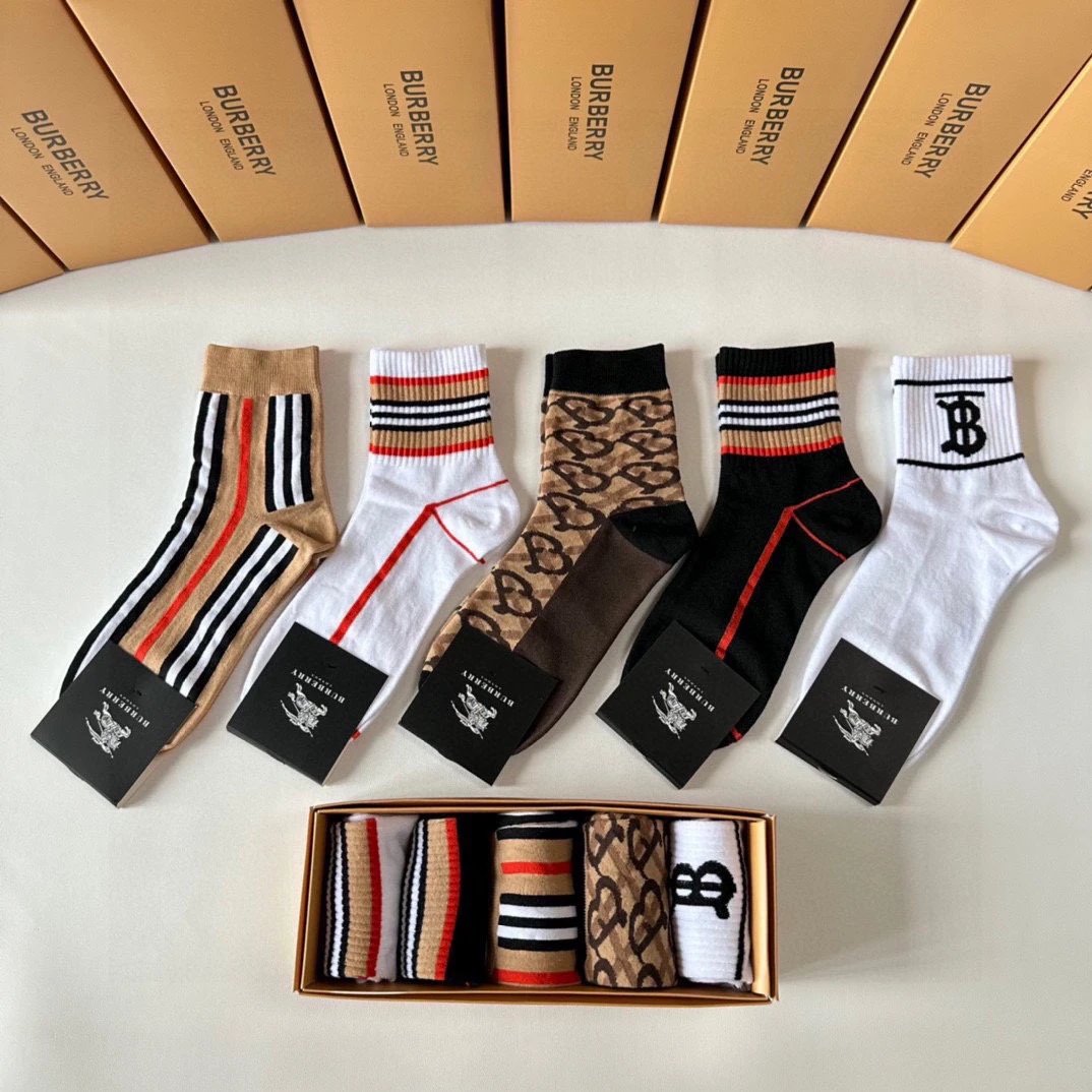 Louis Vuitton Fendi... Socks