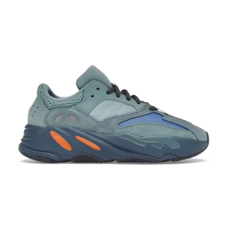 ad Yeezy Boost 700