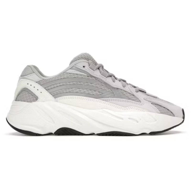 ad Yeezy Boost 700 V2