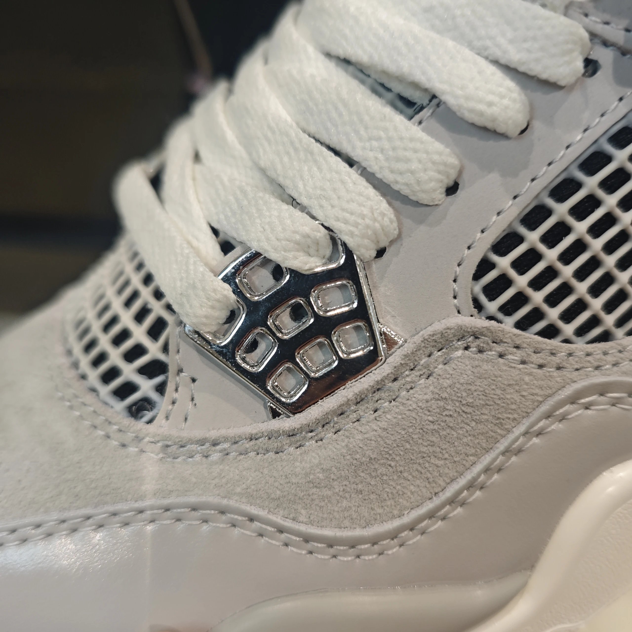 Air Jordan 4 WMNS