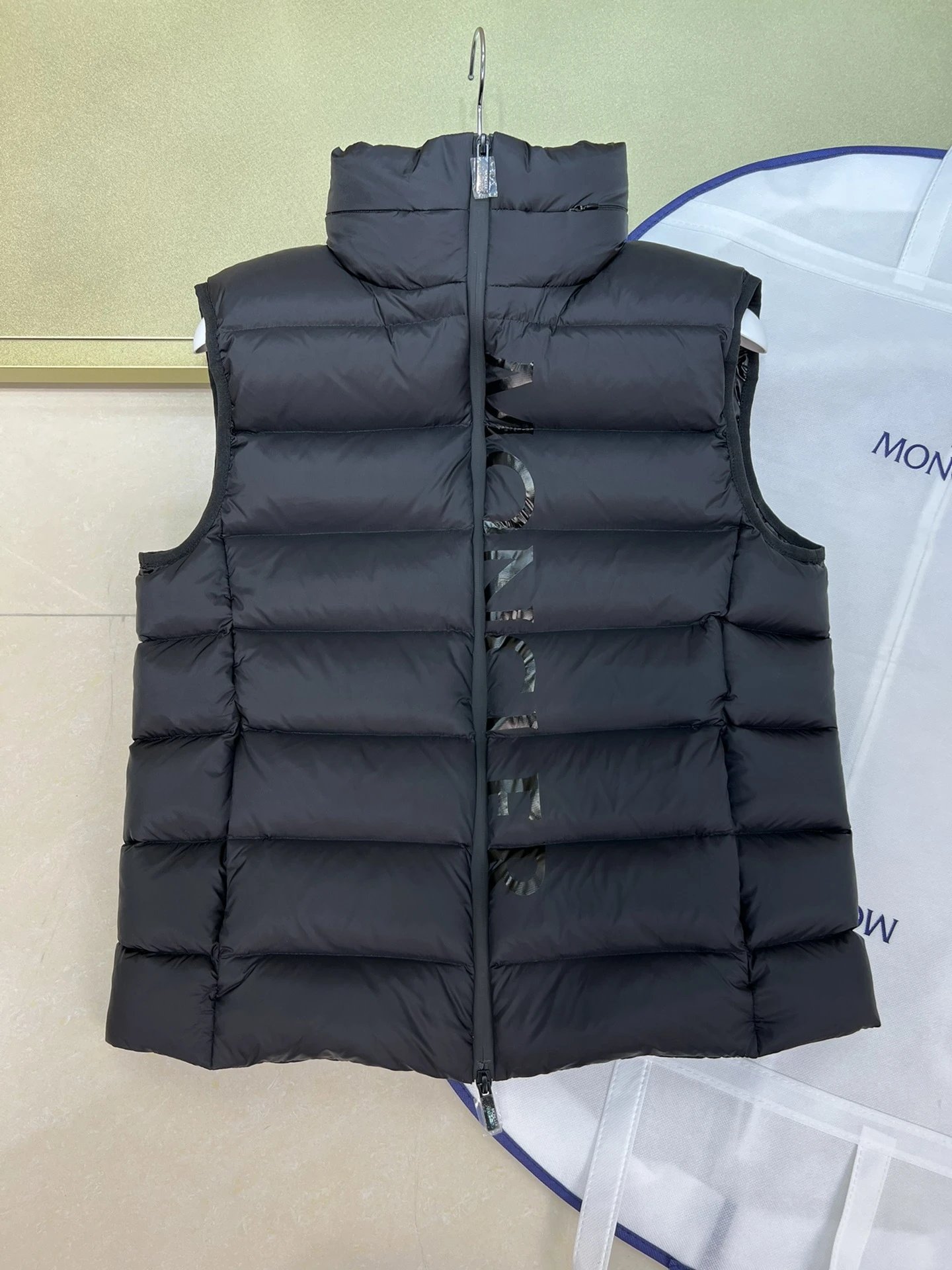 Vest photo 7