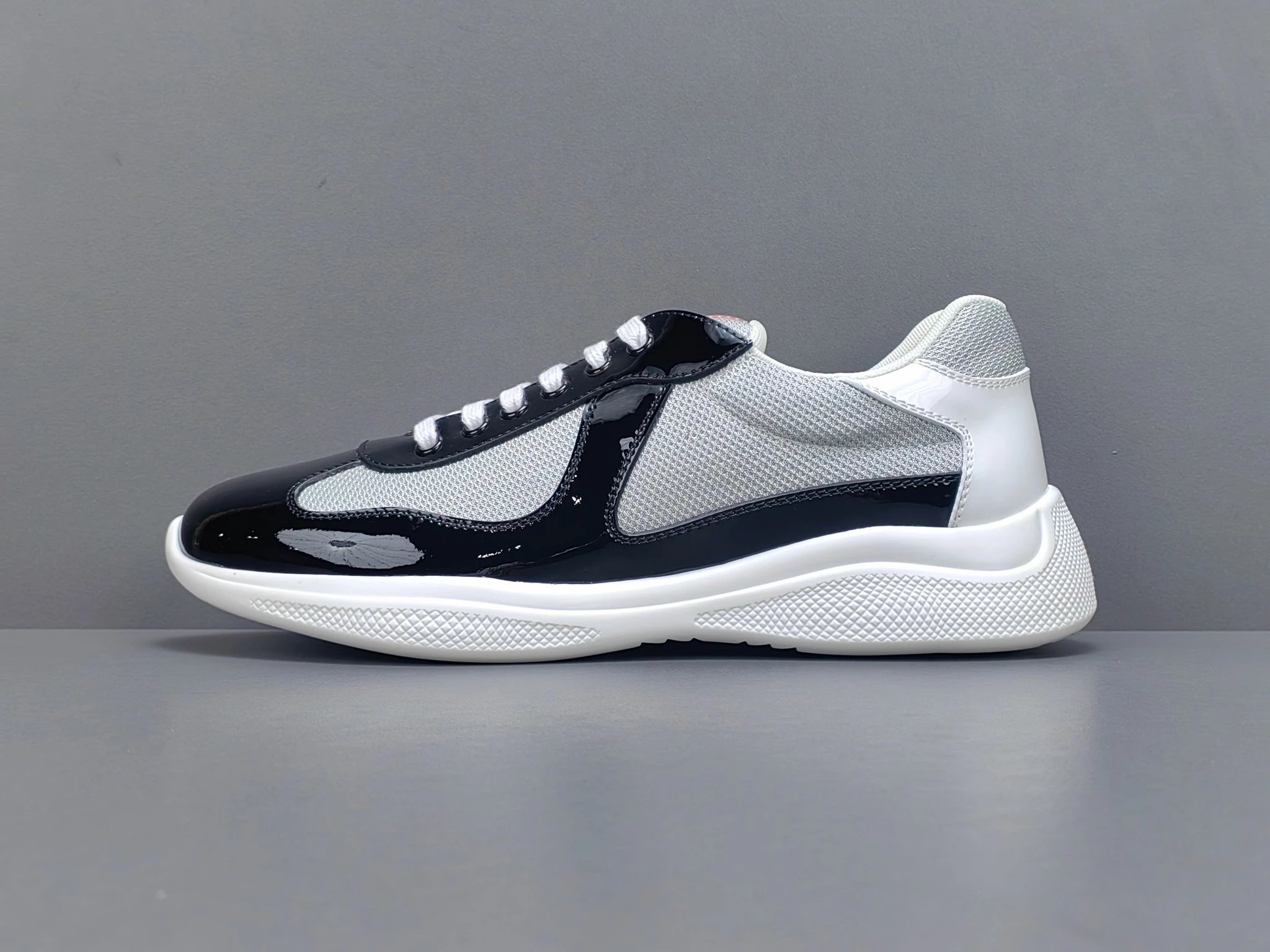 Black/Grey/White