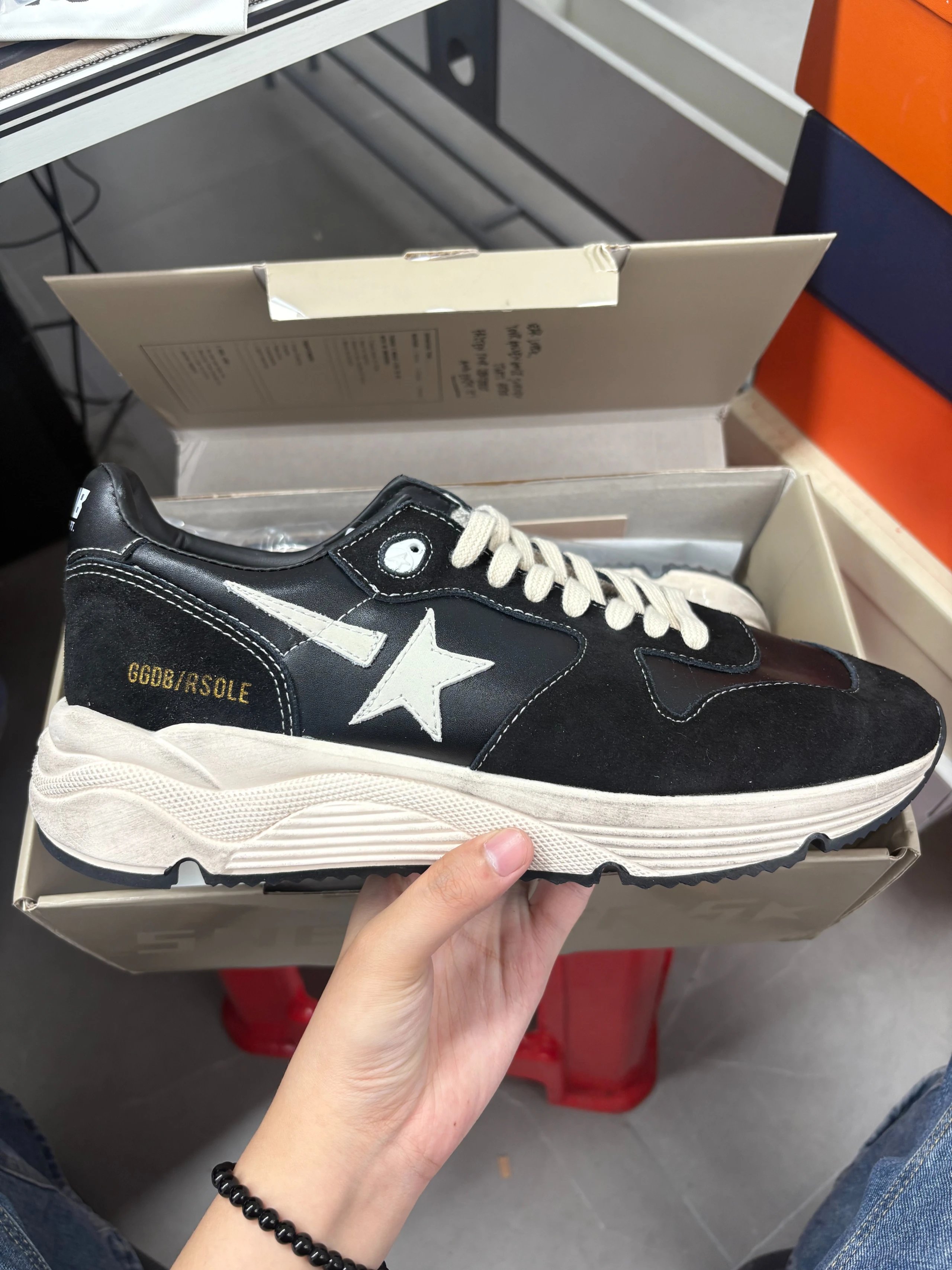 Golden Goose Running Sole Low Black White Star GMF00126.F003775.90352