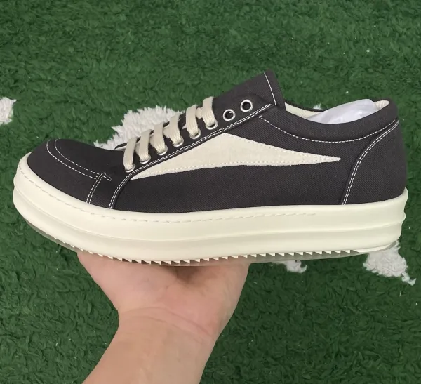 Design Canvas Sneaker Black and Beige Low-Top Sneakers - 1