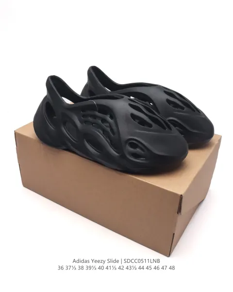 Adidas Yeezy Slide Bone Sneakers - 18