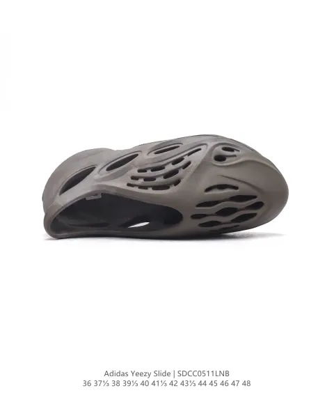 Adidas Yeezy Slide Bone Sneakers - 30