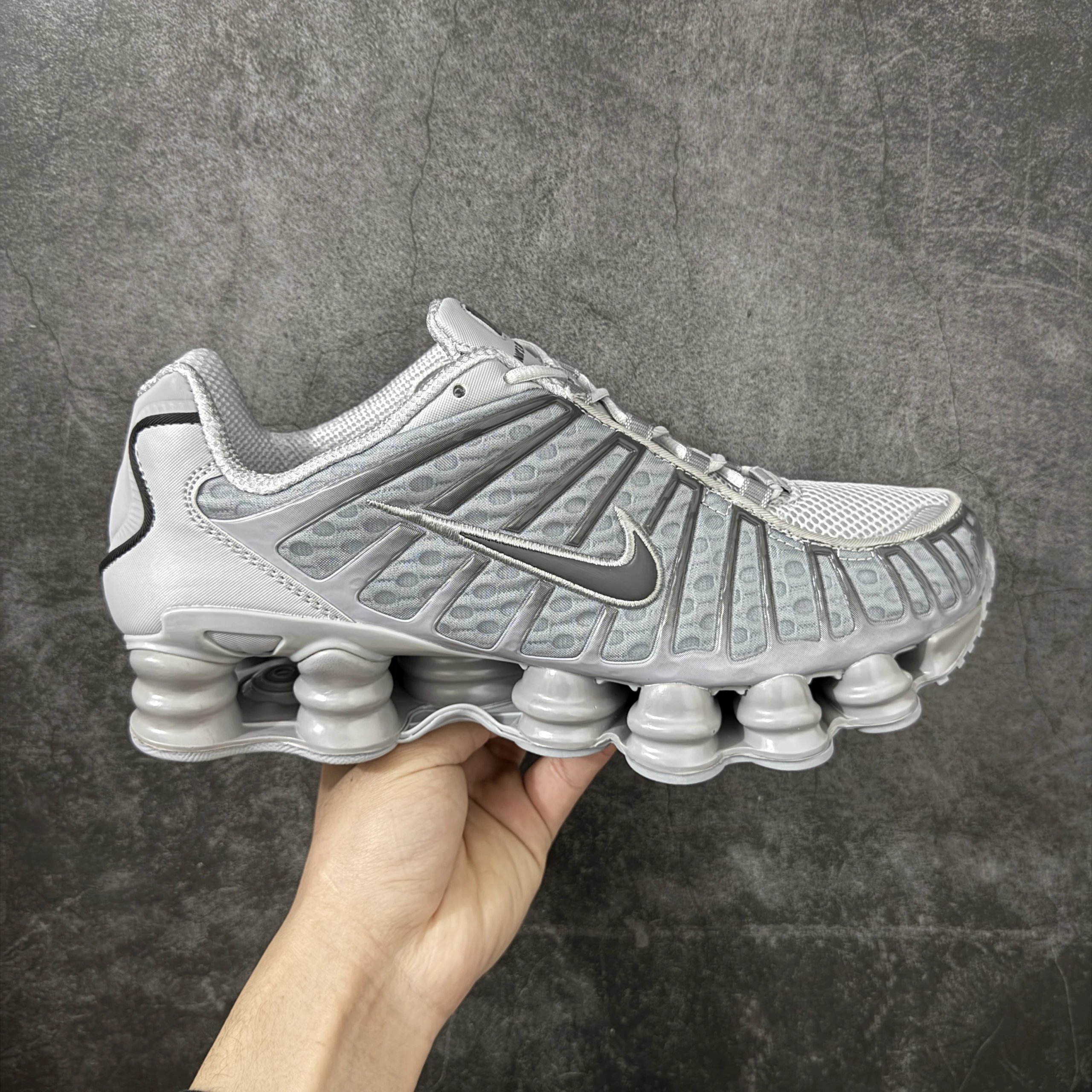 AV3595-015 Gray