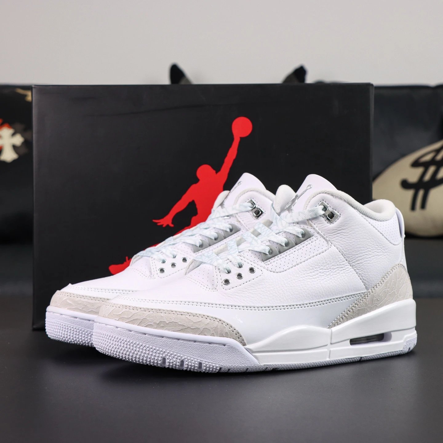 J3 White Cat CT8532-111