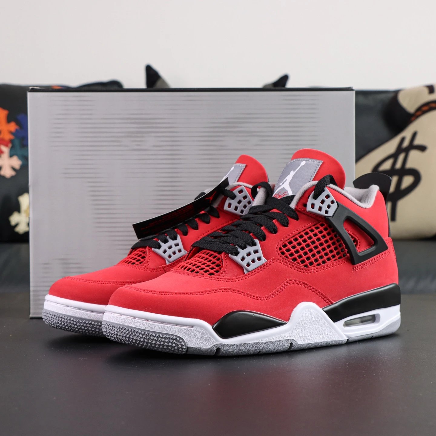 FQ8138-600 Bulls
