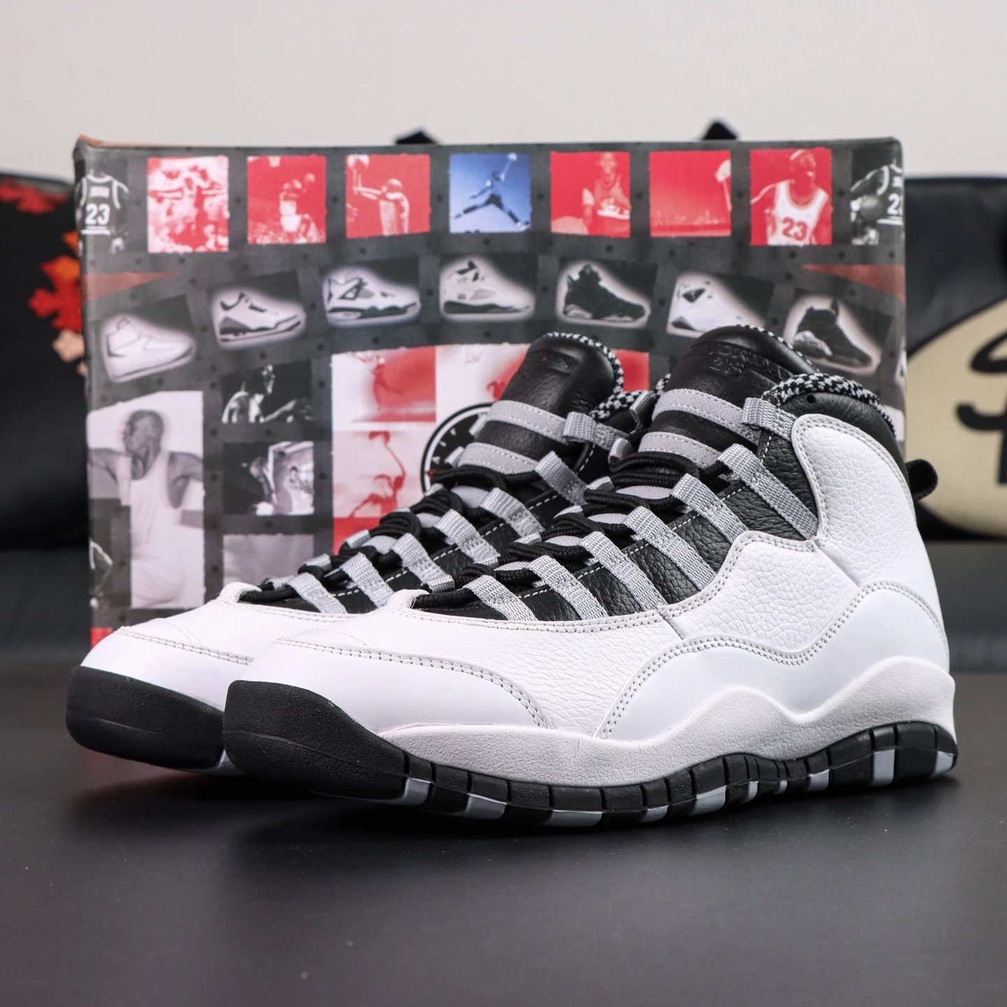 HJ6779-104 Black & White