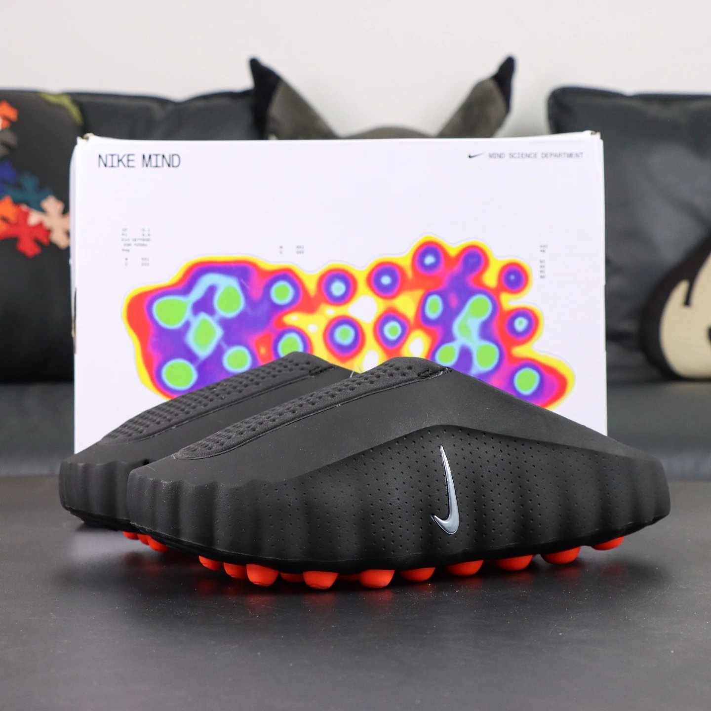 HQ4307-001 Black