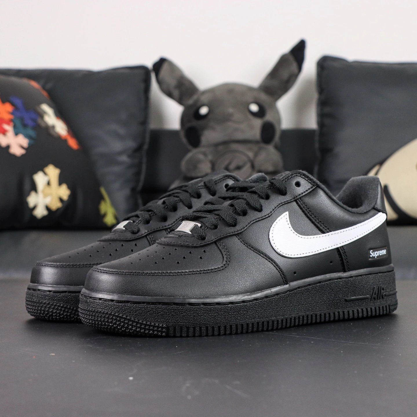 CU9225-002 Black-White Supreme