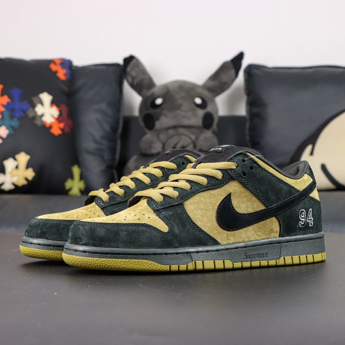 Europe Exclusive Black Yellow HQ8487-300