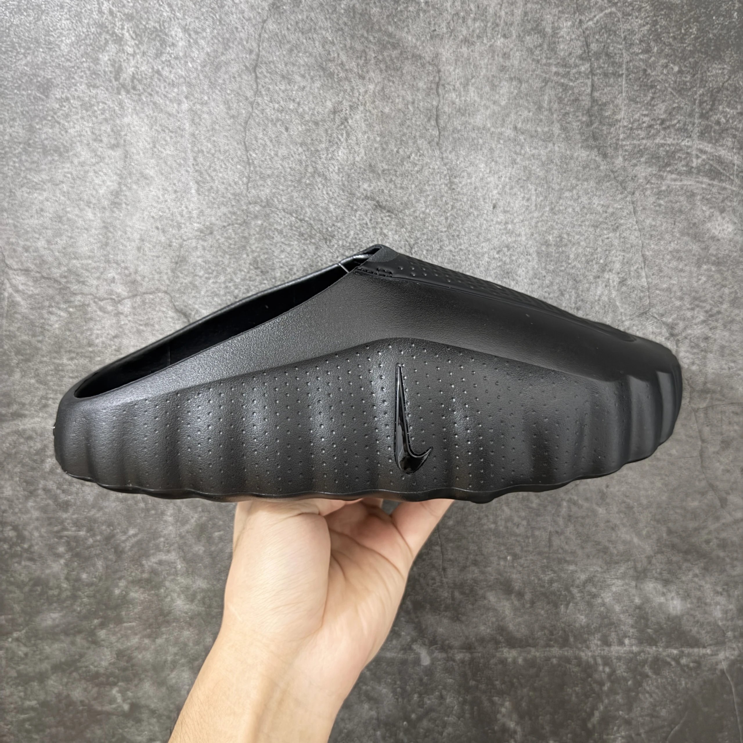 HQ4307-005 Black Grey